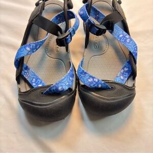 KEEN Blue Floral Strap Sandals Women’s‎ Size 9
